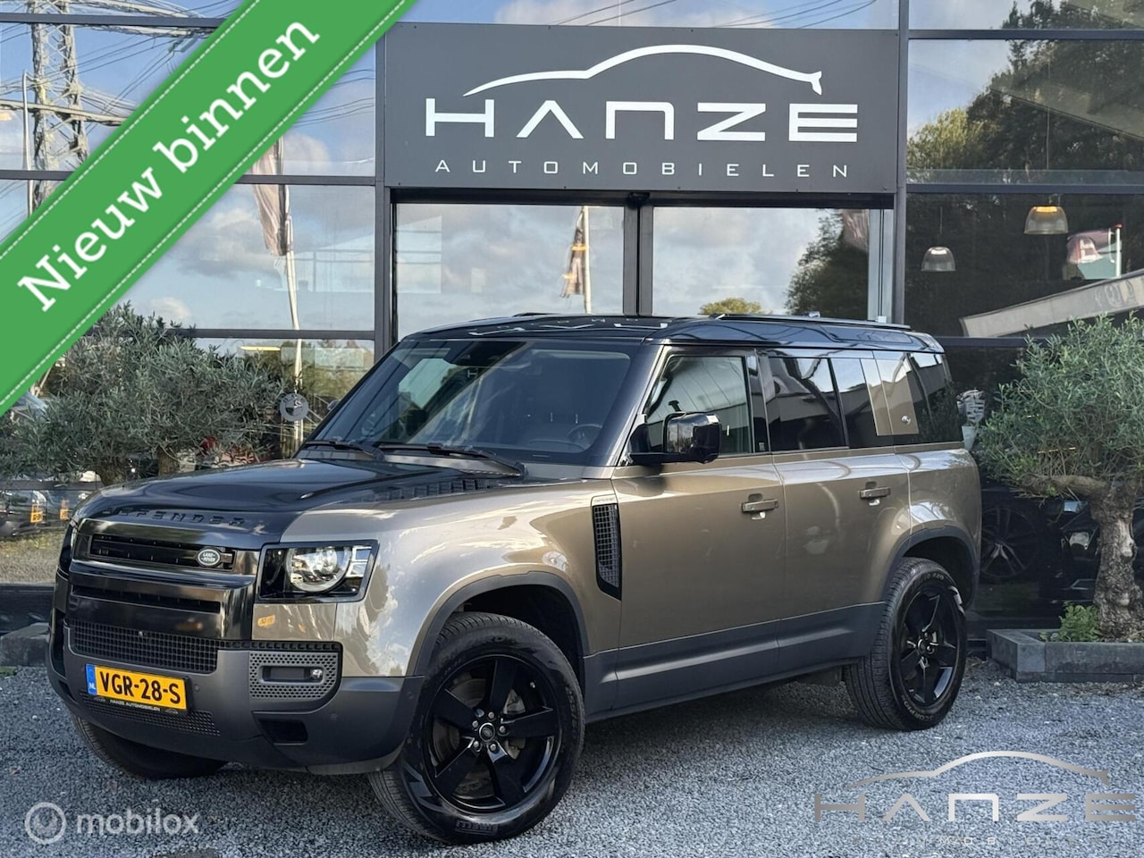 Land Rover Defender 110 - D240 First Edition|Pano|Grijs kentkn - AutoWereld.nl