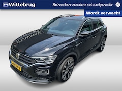 Volkswagen T-Roc - 1.5 TSI R-Line / PANODAK / NAVI / 19"LMV / APP.Connect / CAMERA / Trekhaak
