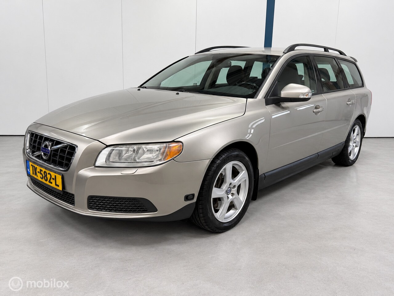 Volvo V70 - 2.5T AUTOMAAT / YOUNGTIMER - AutoWereld.nl