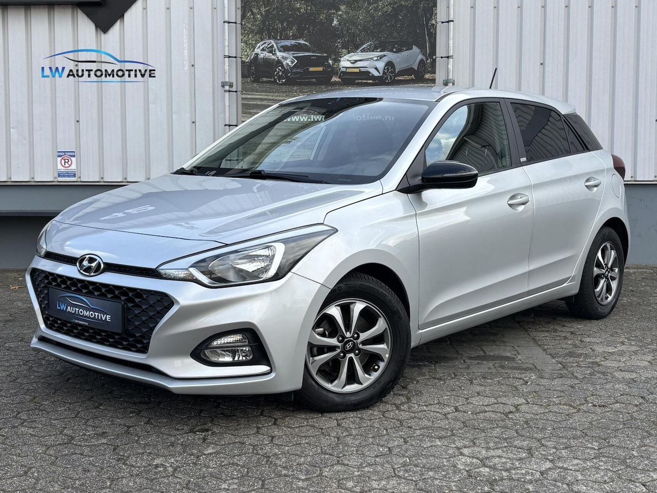 Hyundai i20 - 1.0 T-GDI Comfort | Carplay | Camera | 15 inch | Stoel+stuurverwarming - AutoWereld.nl