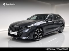 BMW 5-serie Touring - 550e xDrive M-Sport Pro | Panorama | Harman Kardon | Harman Kardon | Trekhaak | M Performa