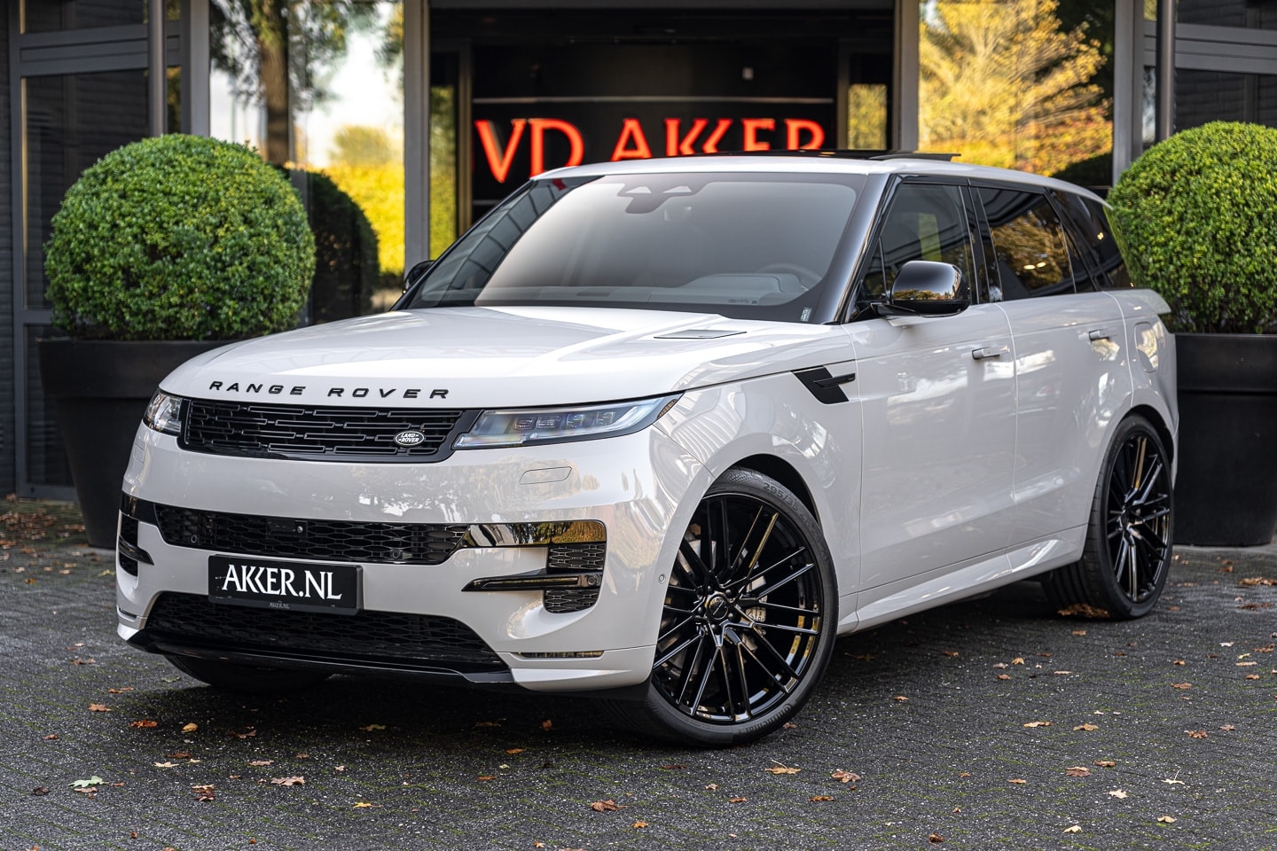 Land Rover Range Rover Sport - LANDROVER P460e Dynamic SE | Black Pack | 360° Camera | Pano.dak | Stoelventilatie - AutoWereld.nl