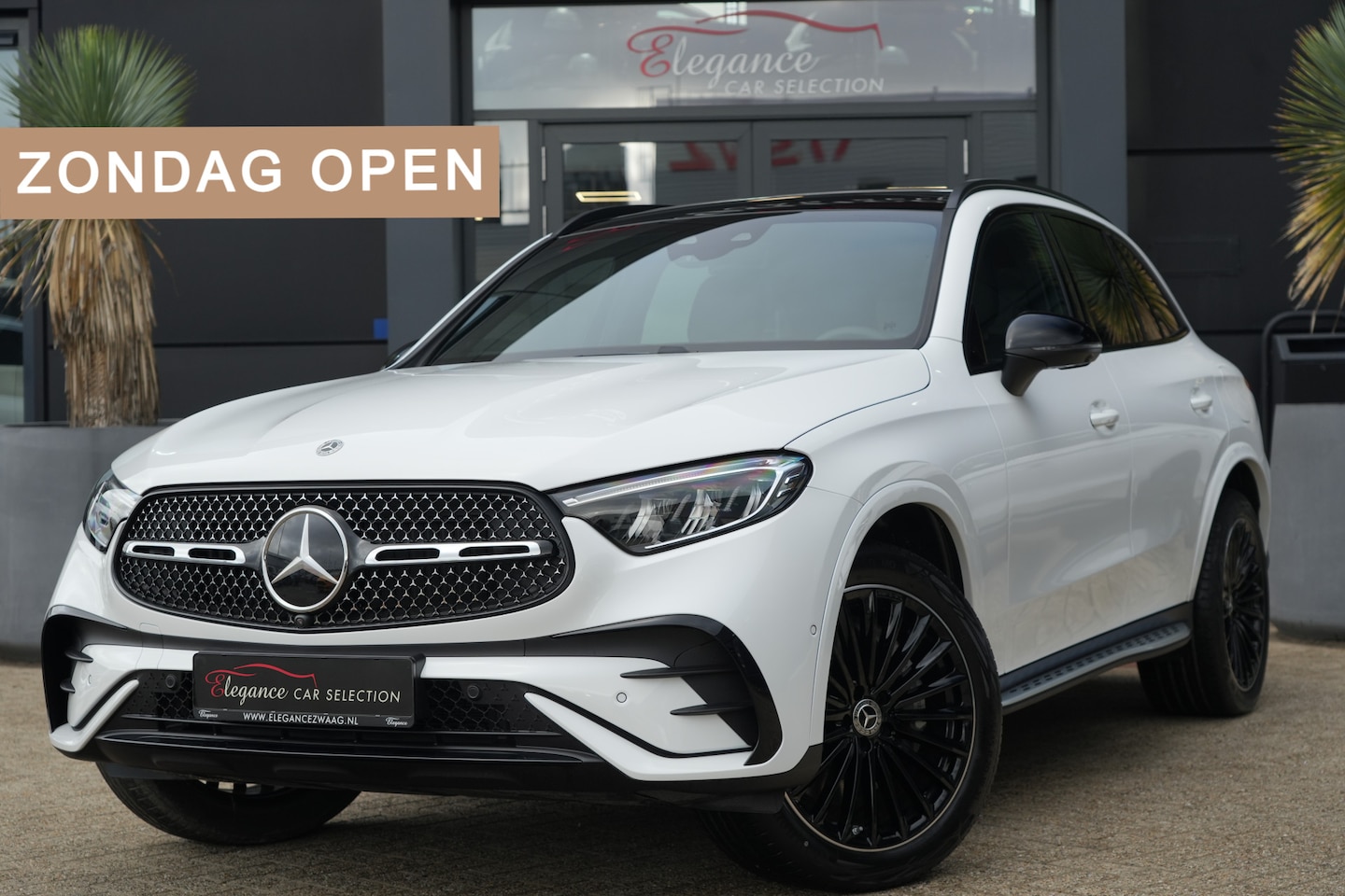 Mercedes-Benz GLC-klasse - 300e 4MATIC AMG Line | 313 PK | AMG Line | Panoramadak | 360° Camera | Burmester | Mercede - AutoWereld.nl