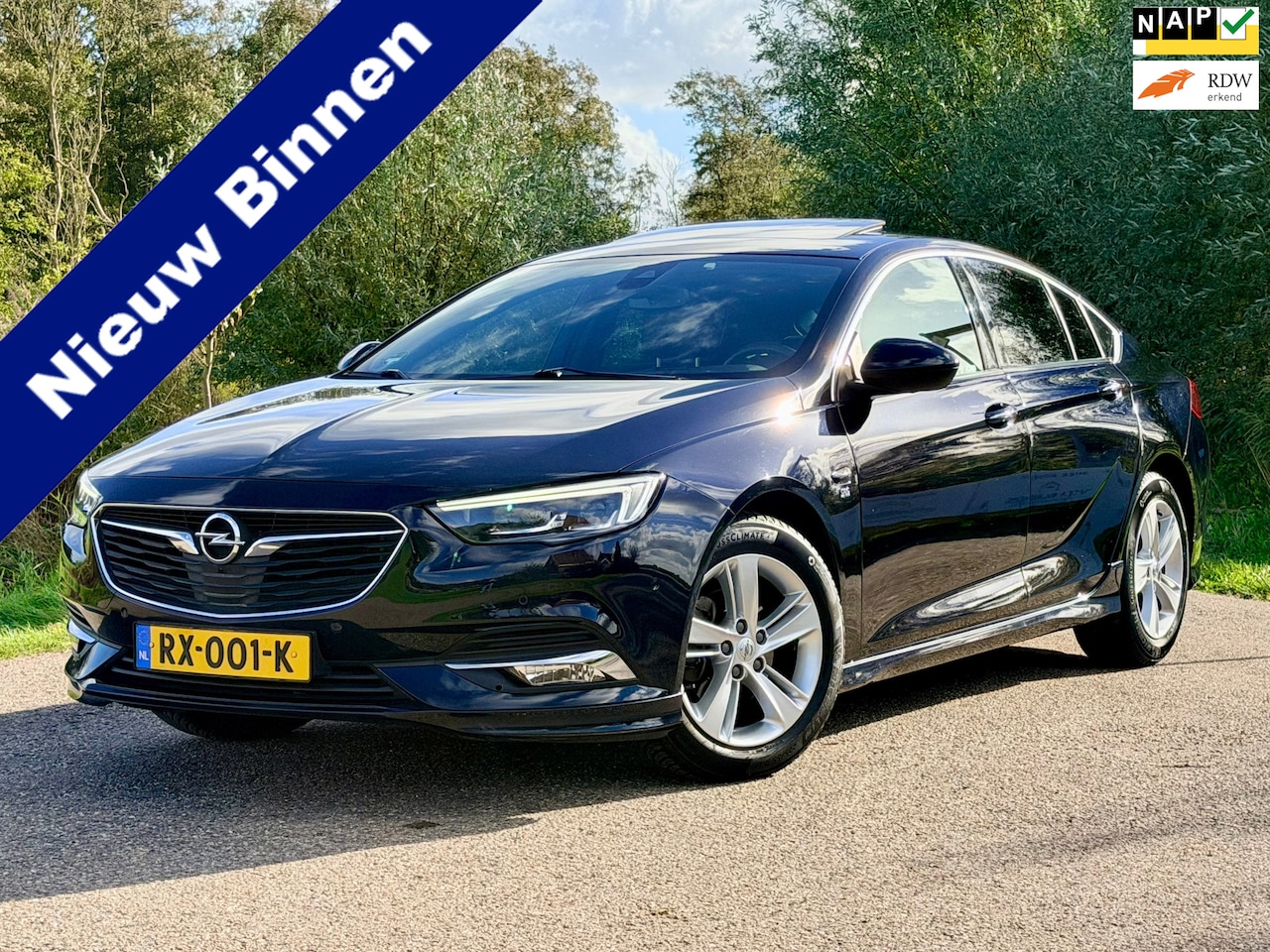 Opel Insignia Grand Sport - 1.5 Turbo Innovation OPC Line Automaat / HUD / 360 Camera / Schuif-/Kanteldak / Leder / Na - AutoWereld.nl
