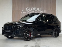 BMW X5 - XDrive50e - M Sport Pro - M Stoelen - Alcantara Hemel - 22" - Trekhaak - Skylounge - Panor
