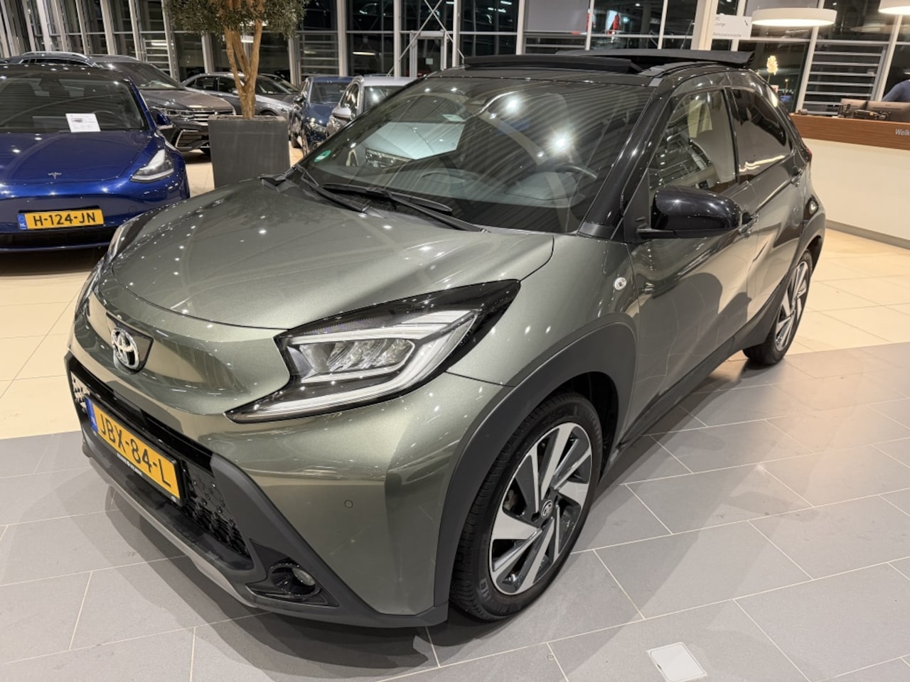 Toyota Aygo X - 1.0 VVT-i S-CVT Prem - AutoWereld.nl