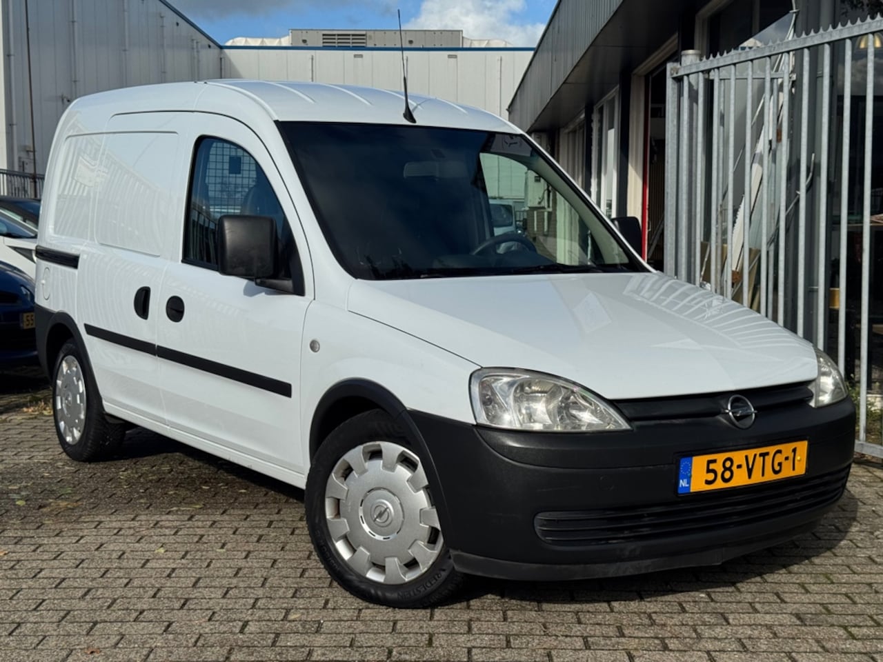 Opel Combo - 1.7 CDTi Comfort 500 kg. Trekhaak Zeer Netjes - AutoWereld.nl