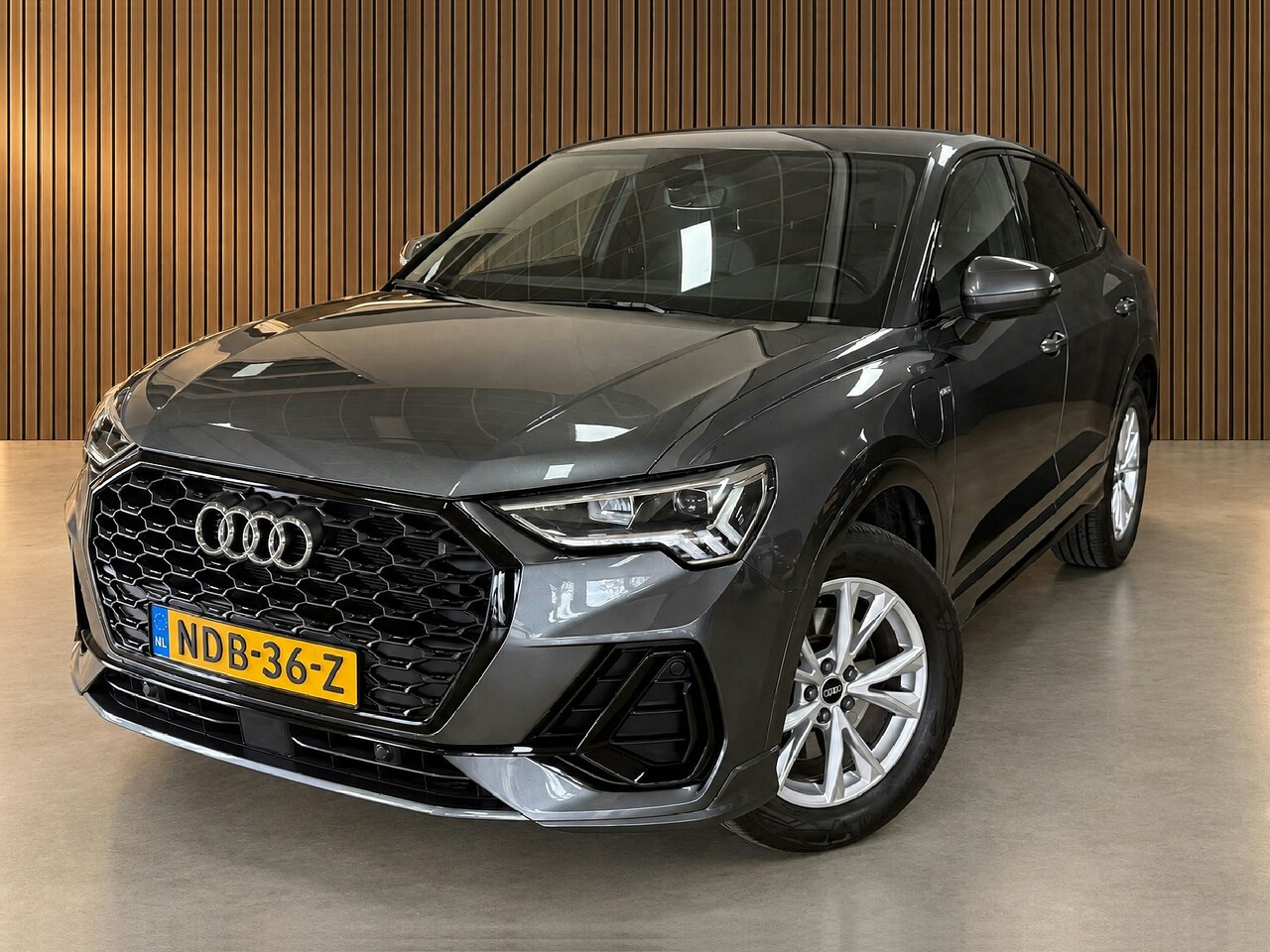Audi Q3 Sportback - 45 TFSI e S Edition | Elektr stoelen | Camera | Navigatie | Drive Select - AutoWereld.nl