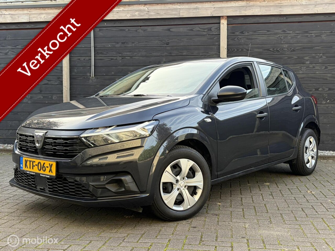 Dacia Sandero - 1.0 Essential Airco / CV afstandsbediend / 11.976 KM NAP 1e eigenaar!!!! - AutoWereld.nl