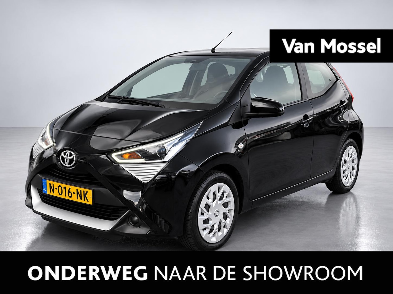 Toyota Aygo - 1.0 VVT-i x-play | Wordt Verwacht | Apple Carplay / Android Auto | Navigatie | Camera | Bl - AutoWereld.nl