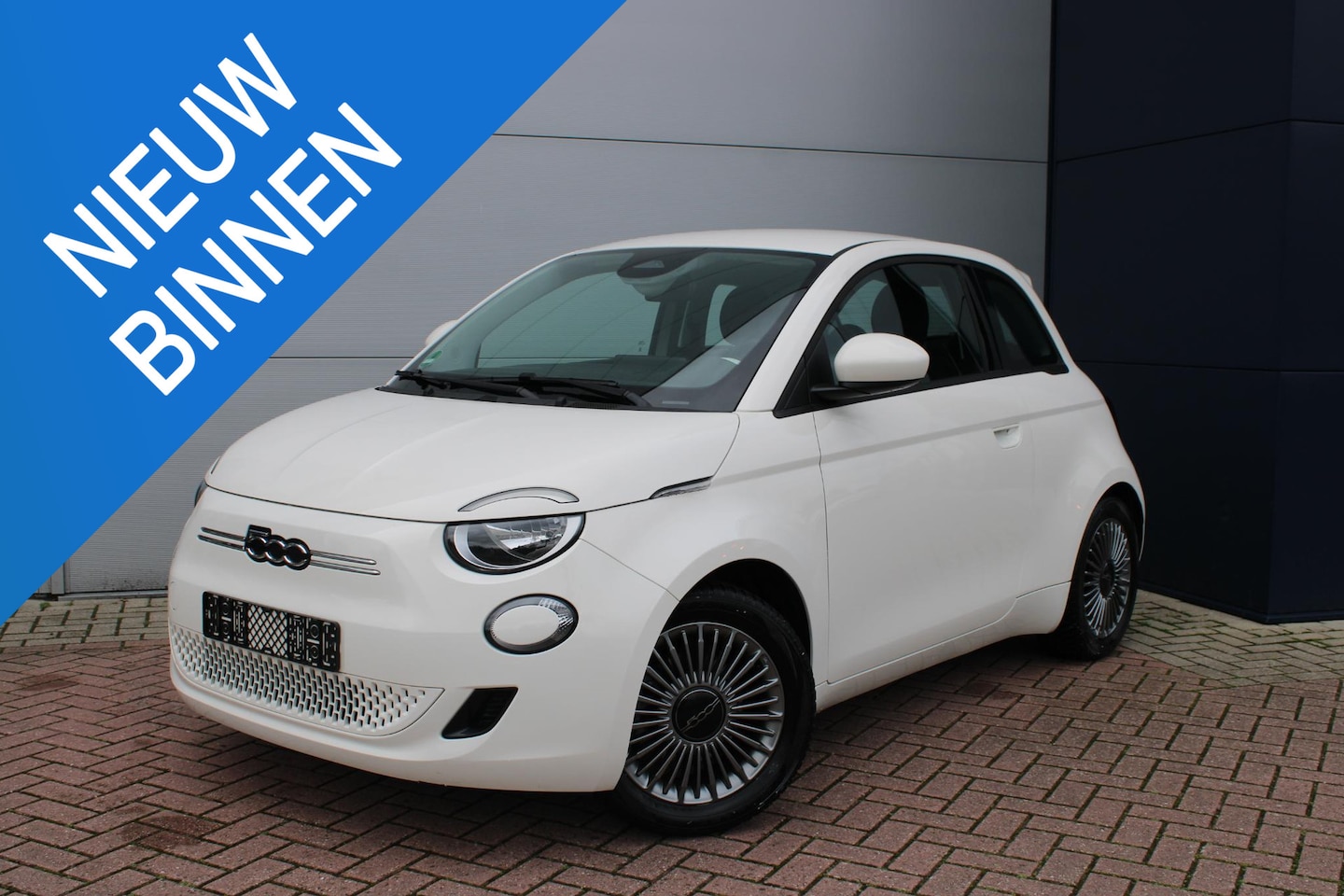 Fiat 500 - Icon 42 kWh Automaat Airco Carplay 20.687km Nieuwstaat - AutoWereld.nl