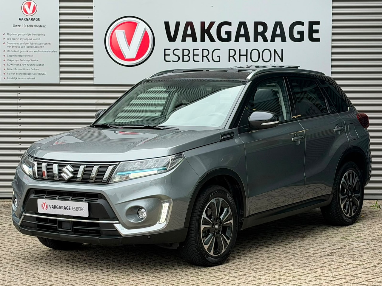 Suzuki Vitara - 1.5 Hybrid Style AUTOMAAT SCHUIFDAK,TREKHAAK - AutoWereld.nl