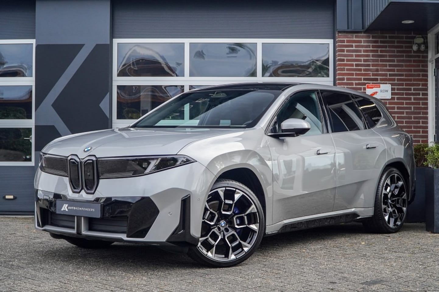 BMW iX3 - 50 xDrive M Sport | Panorama | Trekhaak | 3D Head-Up | 360 Camera | Harman Kardon | 22 inc - AutoWereld.nl