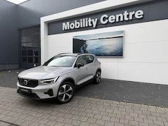 Volvo XC40 - B4 Plus Dark | Harman & Kardon Audio | Elektrisch bedienbare trekhaak | Memory