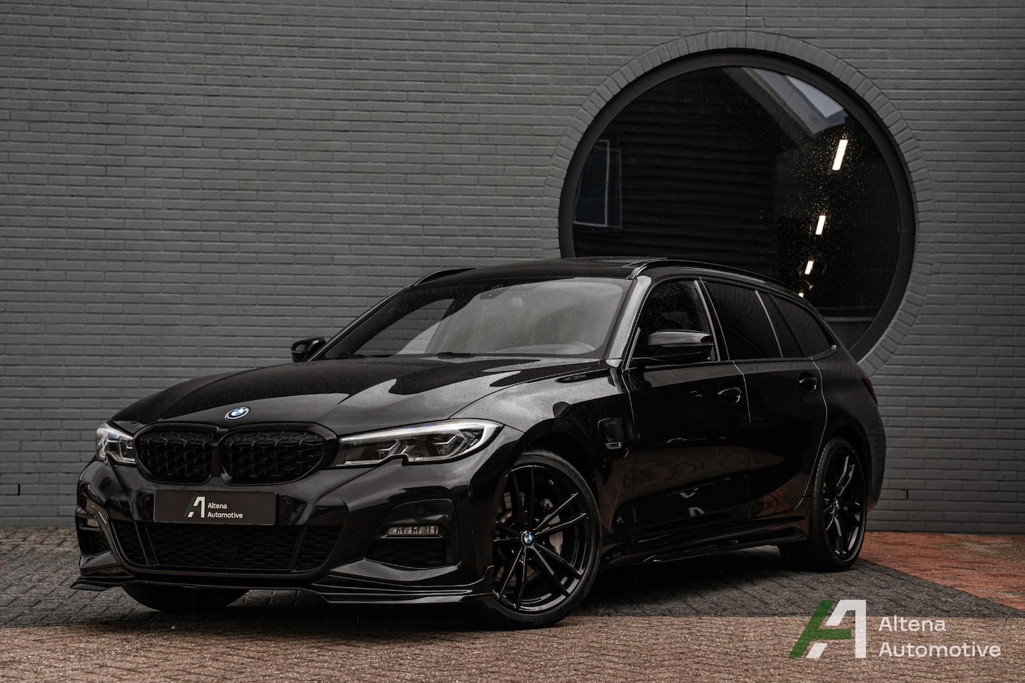 BMW 3-serie Touring - 330e xDrive Business Edition Plus M-sport, 19inch, M performance, trekhaak, panoramadak, s - AutoWereld.nl