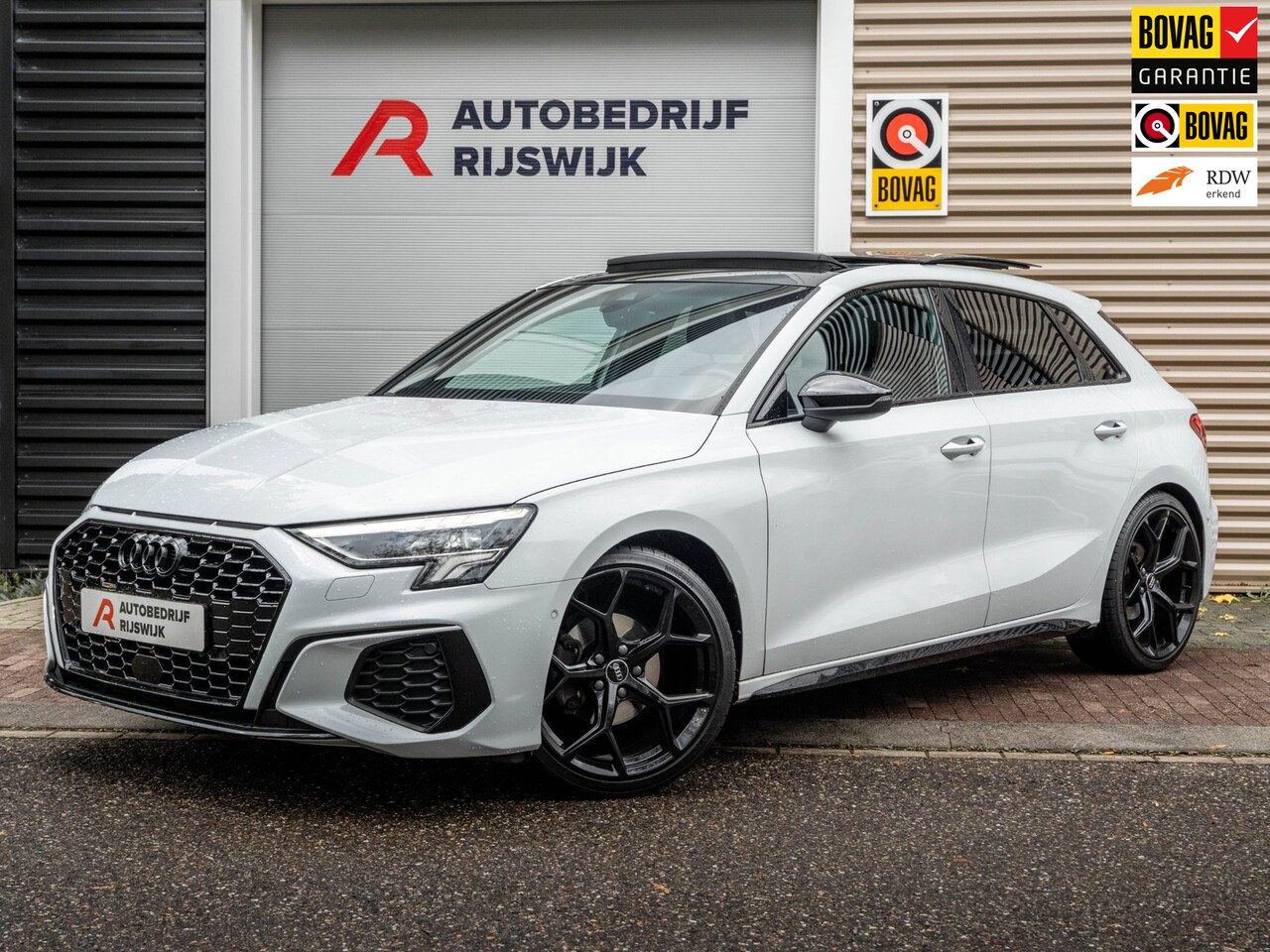 Audi A3 Sportback - 30 TFSI edition Pano/Leer/AppleCarPlay/Matrix - AutoWereld.nl