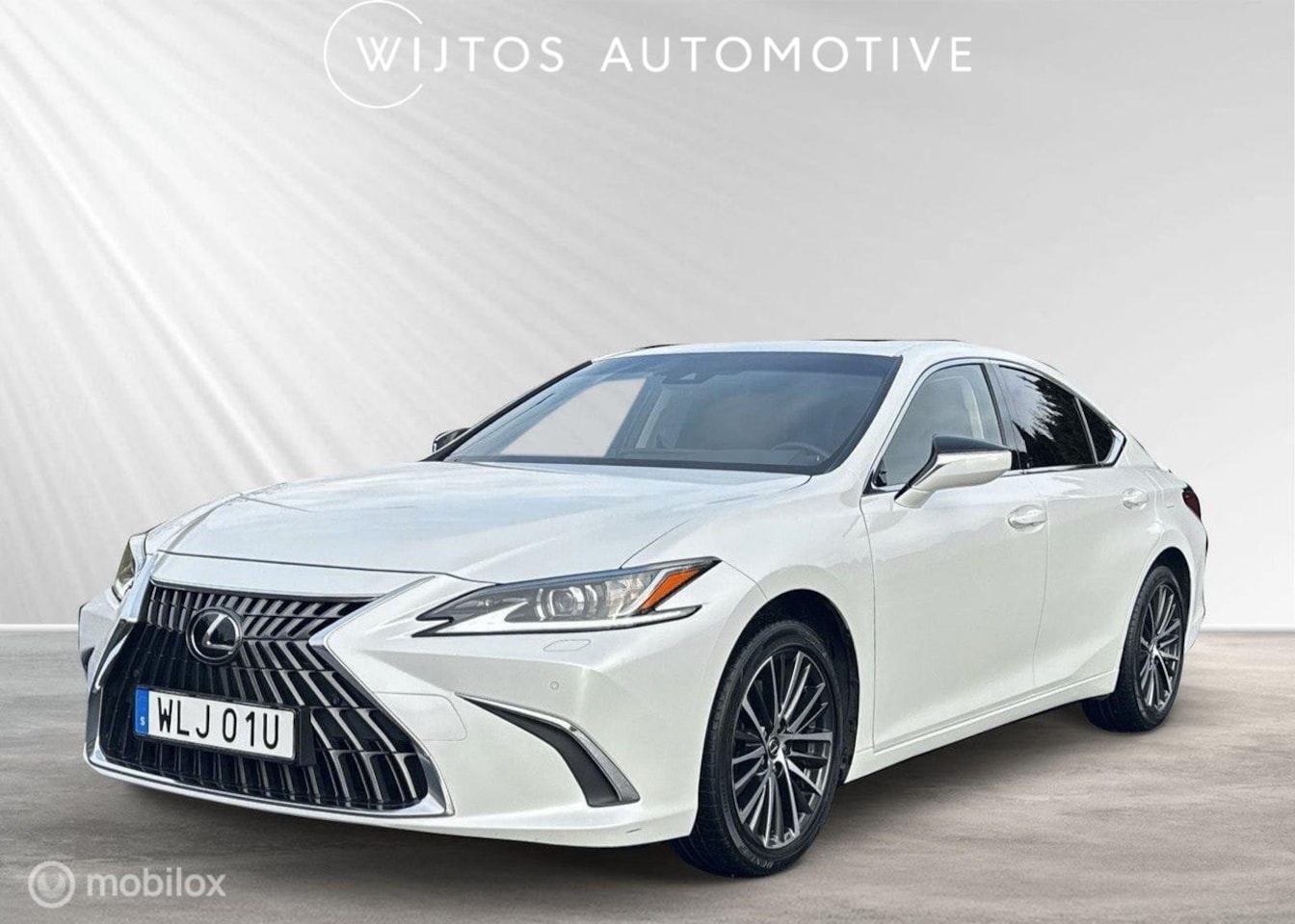 Lexus ES - 300h Executive Line 300h Executive Line - AutoWereld.nl