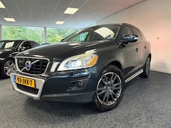 Volvo XC60 - 3.0 T6 AWD Momentum | Trekhaak | Stoelverwarming | Camera | Airco | LMV | Leder | Goed Ond