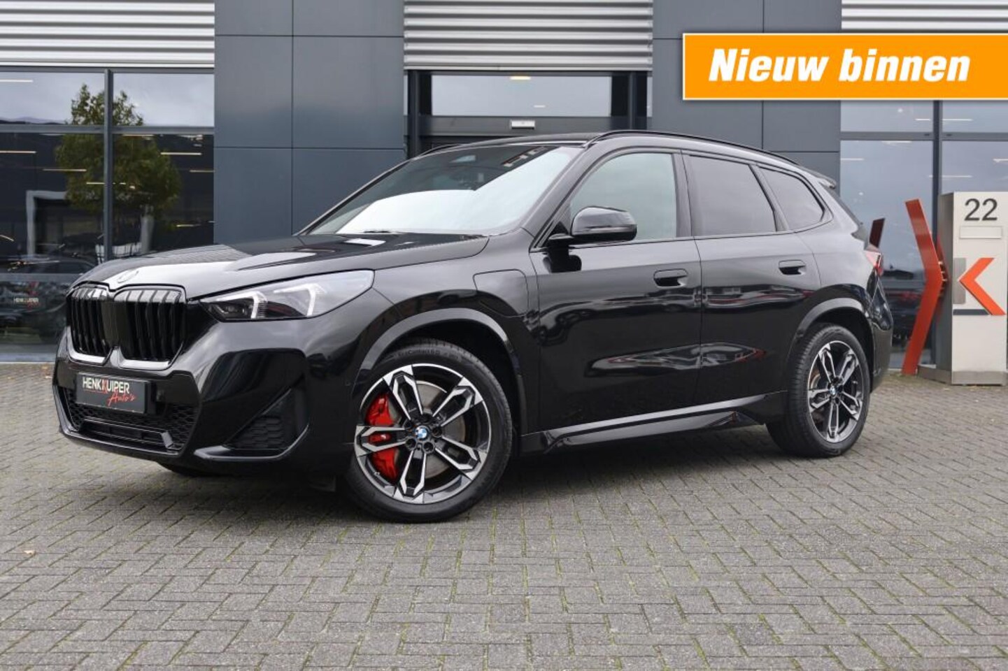 BMW X1 - xRdrive 30e Sportpakket Pro / Panodak / Trekhaak wegklb. / Camera /19 Inch LM/ ACC - AutoWereld.nl