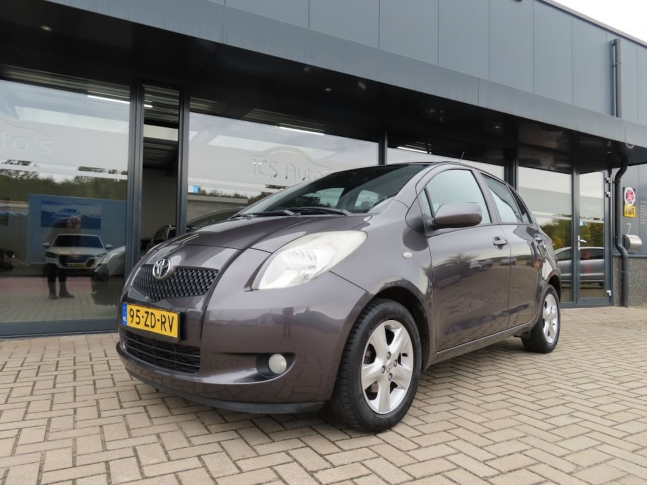 Toyota Yaris - 1.3 VVTI Luna MMT Ecc Pdc Velgen 5 Drs 2008 - AutoWereld.nl