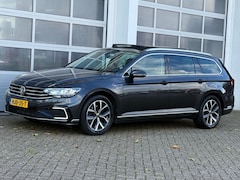 Volkswagen Passat - 1.4 TSI GTE Business Pano Virtual Camera ACC Trekhaak Dealeroh