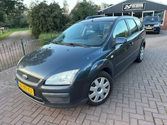 Ford Focus - 1.6 *Airco*Cruise*Trekhaak NW APK