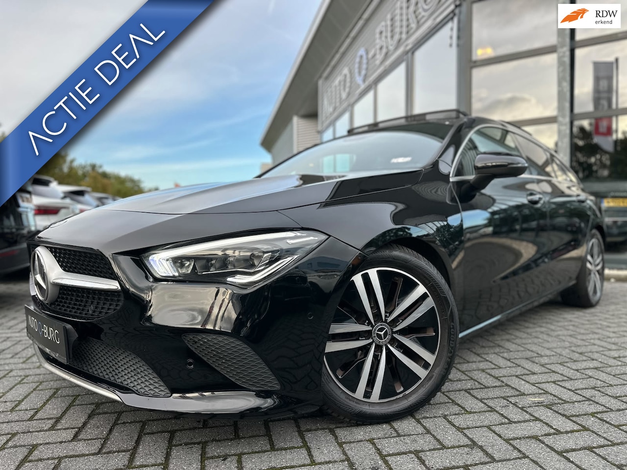 Mercedes-Benz CLA-klasse Shooting Brake - 180 Business Luxury | Automaat | Pano | Elek trekhaak |sfeerverlichting| Camera | Memory | - AutoWereld.nl