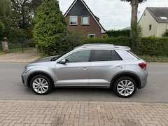 Volkswagen T-Roc - 1.5 TSI R Line Automaat/Apple carplay Android/cruise Apdatief/climate