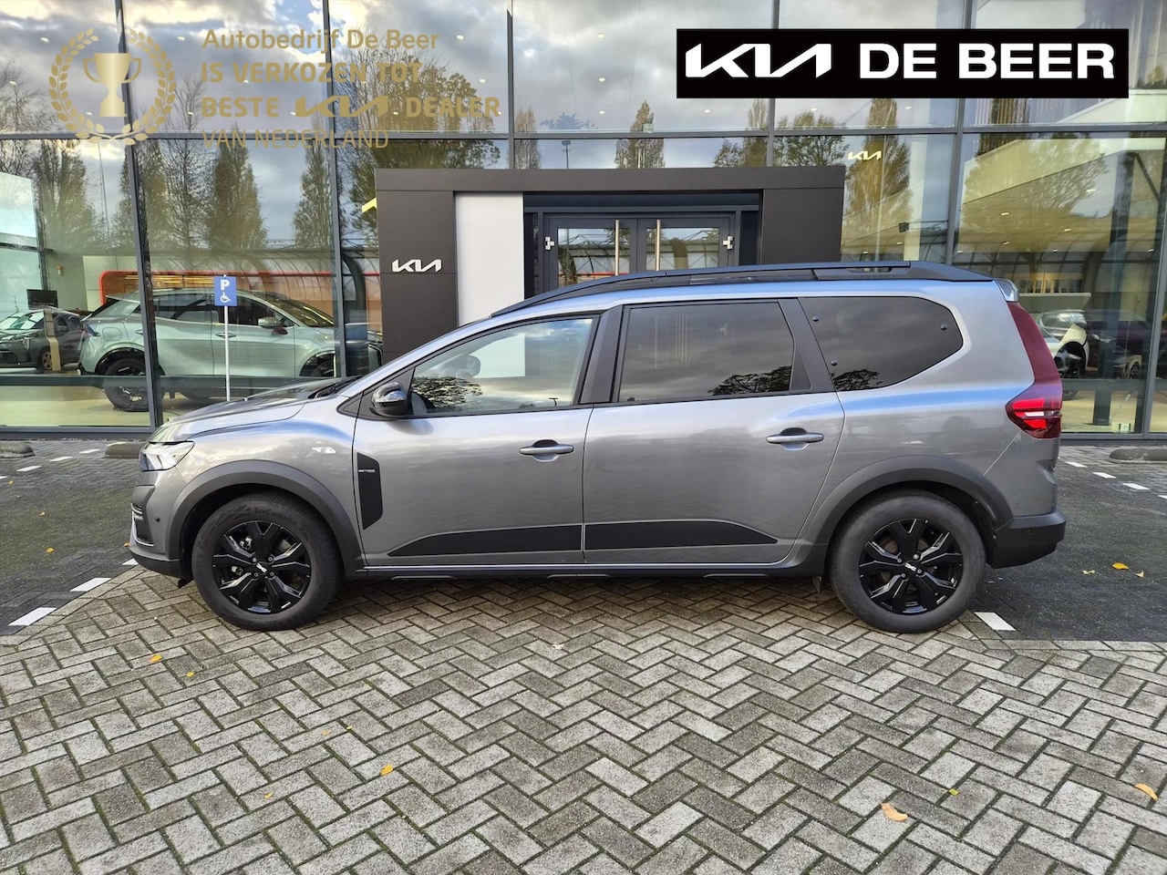 Dacia Jogger - Hybrid 140pk Automaat 7Persoons Extreme Navi/ Clima/ Cruise/ Trekhaak - AutoWereld.nl