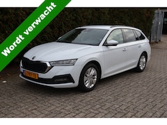 Skoda Octavia Combi - 111PK TSI Busn. Ed. NL-Auto / Clima / Led kopl. / Apple, android /