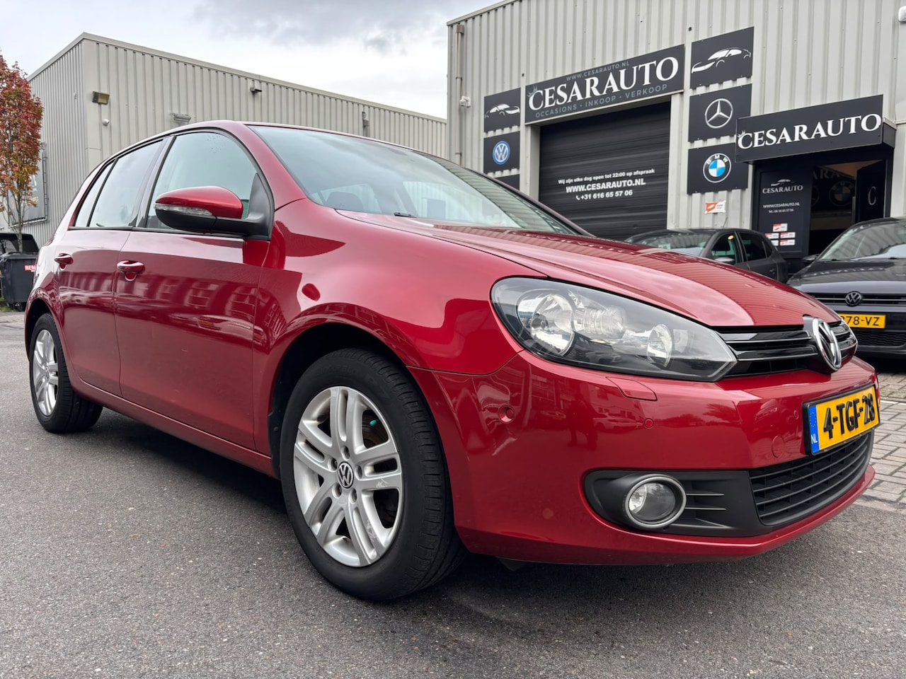 Volkswagen Golf - 1.4 TSI Highline AUTOMAAT / 125 DKM / DEALER ONDERHOUDEN - AutoWereld.nl