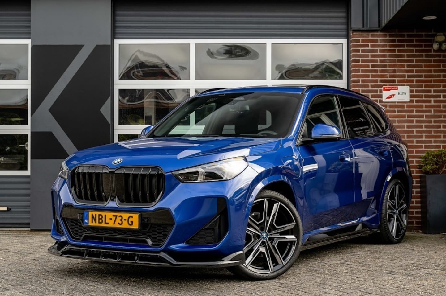 BMW X1 - 25e xDrive M Sport | Panorama | Driving Ass. Prof. | Head-Up | 360 Camera | Maxton | 20' I - AutoWereld.nl