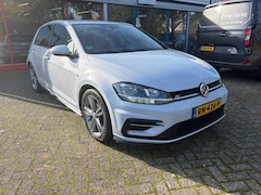 Volkswagen Golf - 1.6 TDI R-Line bj 2018 Betongrijsmet alle opties