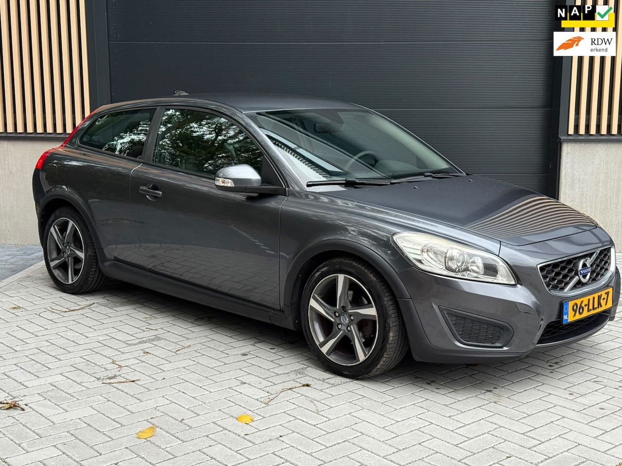 Volvo C30 - 2.0 Kinetic 2.0 Kinetic, Cruise Control, Airco, Fijne auto! - AutoWereld.nl