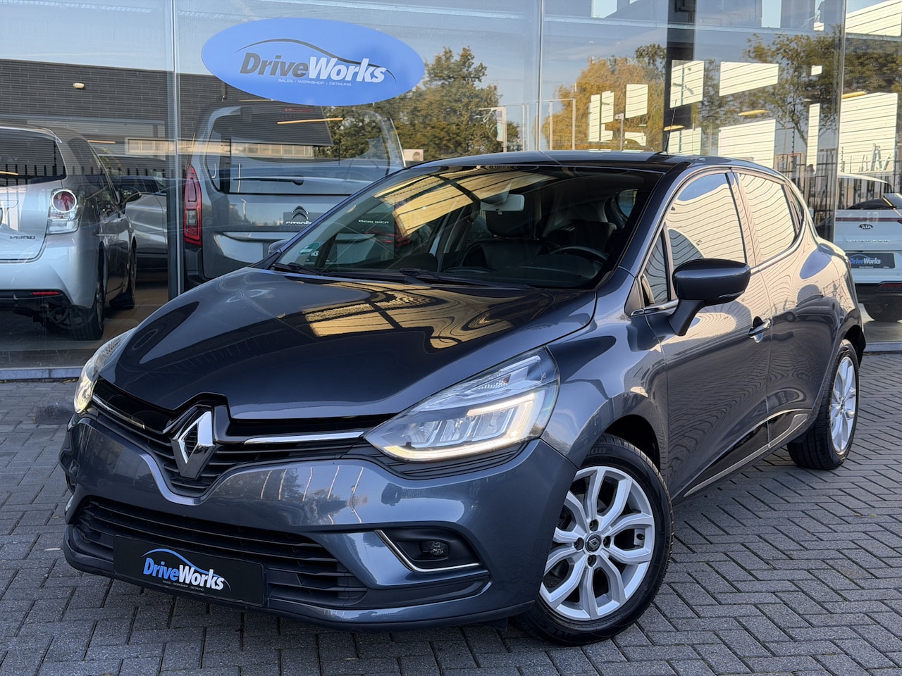 Renault Clio - 0.9 TCe Intens Interesse in een bezichtiging of proefrit, bel of app met 06-24282842 / 06- - AutoWereld.nl