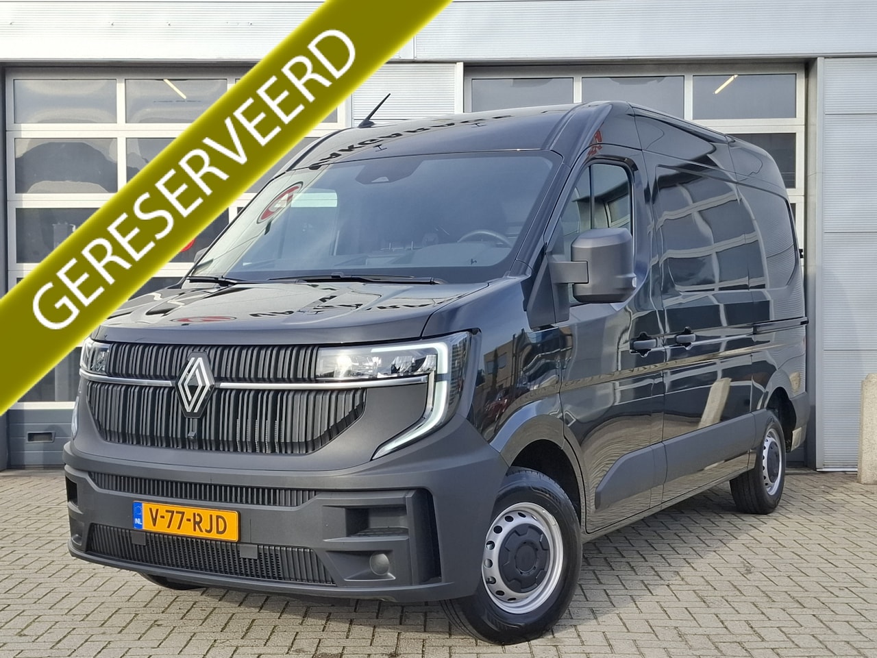 Renault Master E-Tech - T35 L2H2 Extra long range 87 kWh | Wordt verwacht | Dubbele schuifdeur | Betimmering | Ach - AutoWereld.nl