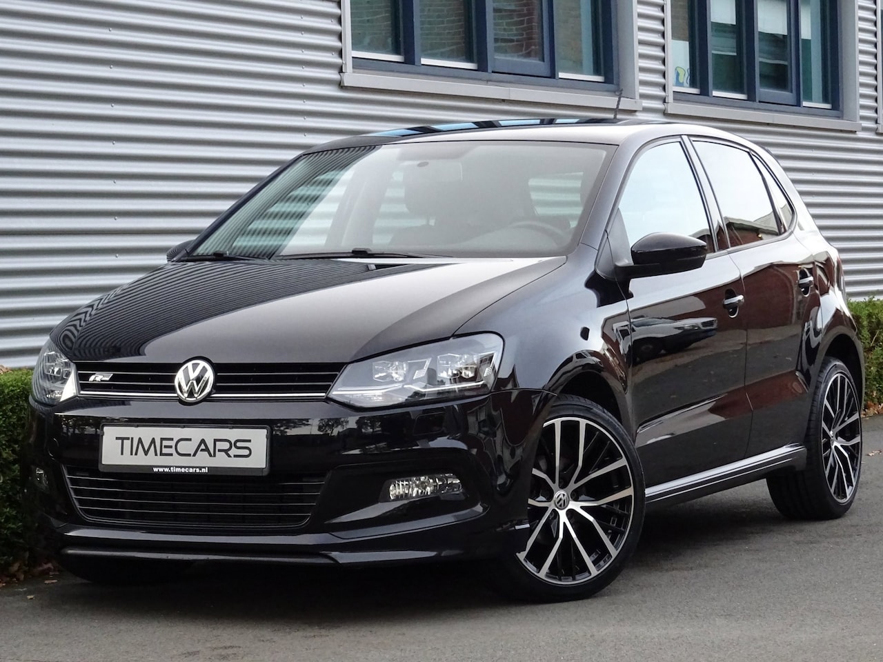 Volkswagen Polo - 1.0 R-Line Pakket LED Carplay Trekhaak Airco - AutoWereld.nl