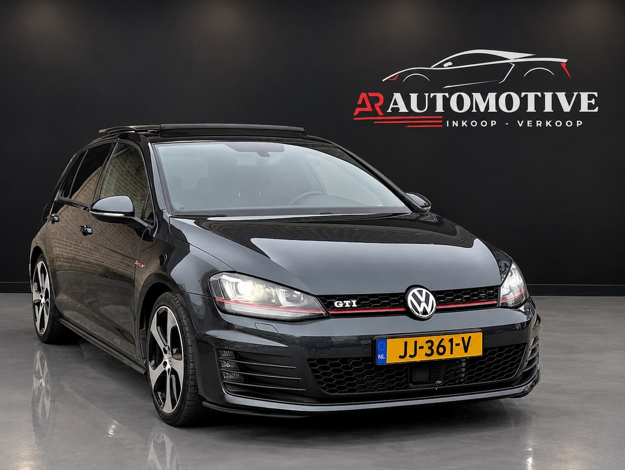 Volkswagen Golf - 2.0 TSI GTI / Panoramadak / Keyless Go / Camera - AutoWereld.nl