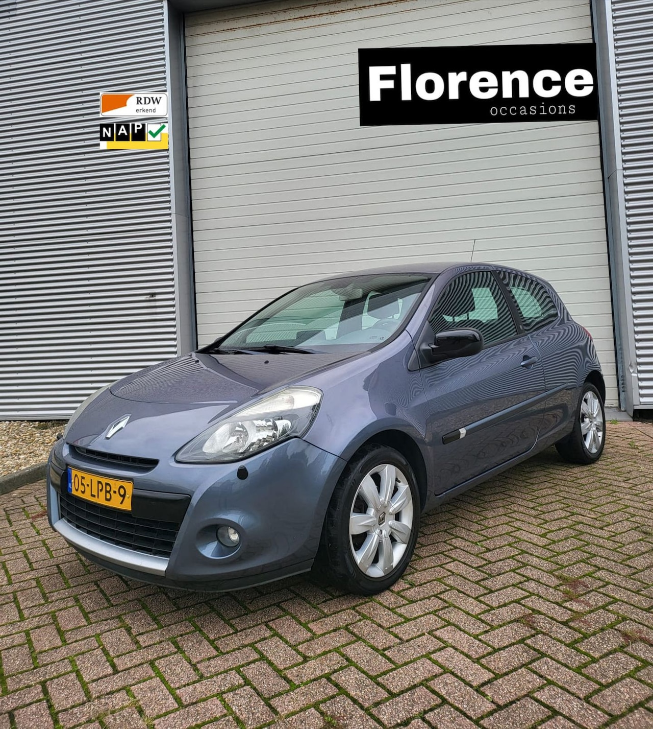 Renault Clio - 1.2 TCe 20th Anniversary CLIMA|NAVIGATIE|CRUISE - AutoWereld.nl