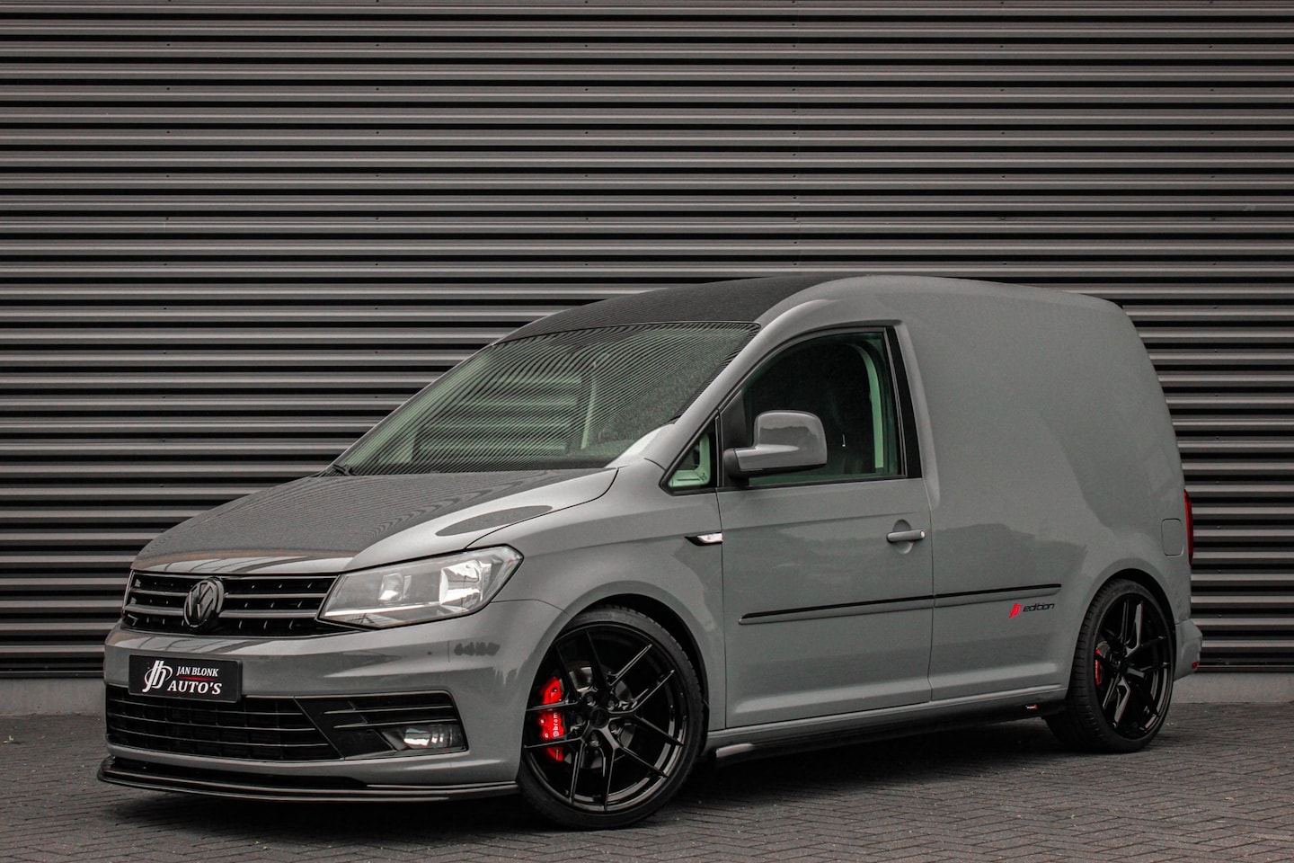 Volkswagen Caddy - 2.0 TDI L1H1 185PK NARDO GREY LOOK / 72DKM / 2016 / LEDEREN BEKLEDING / APPLE CARPLAY / JB - AutoWereld.nl