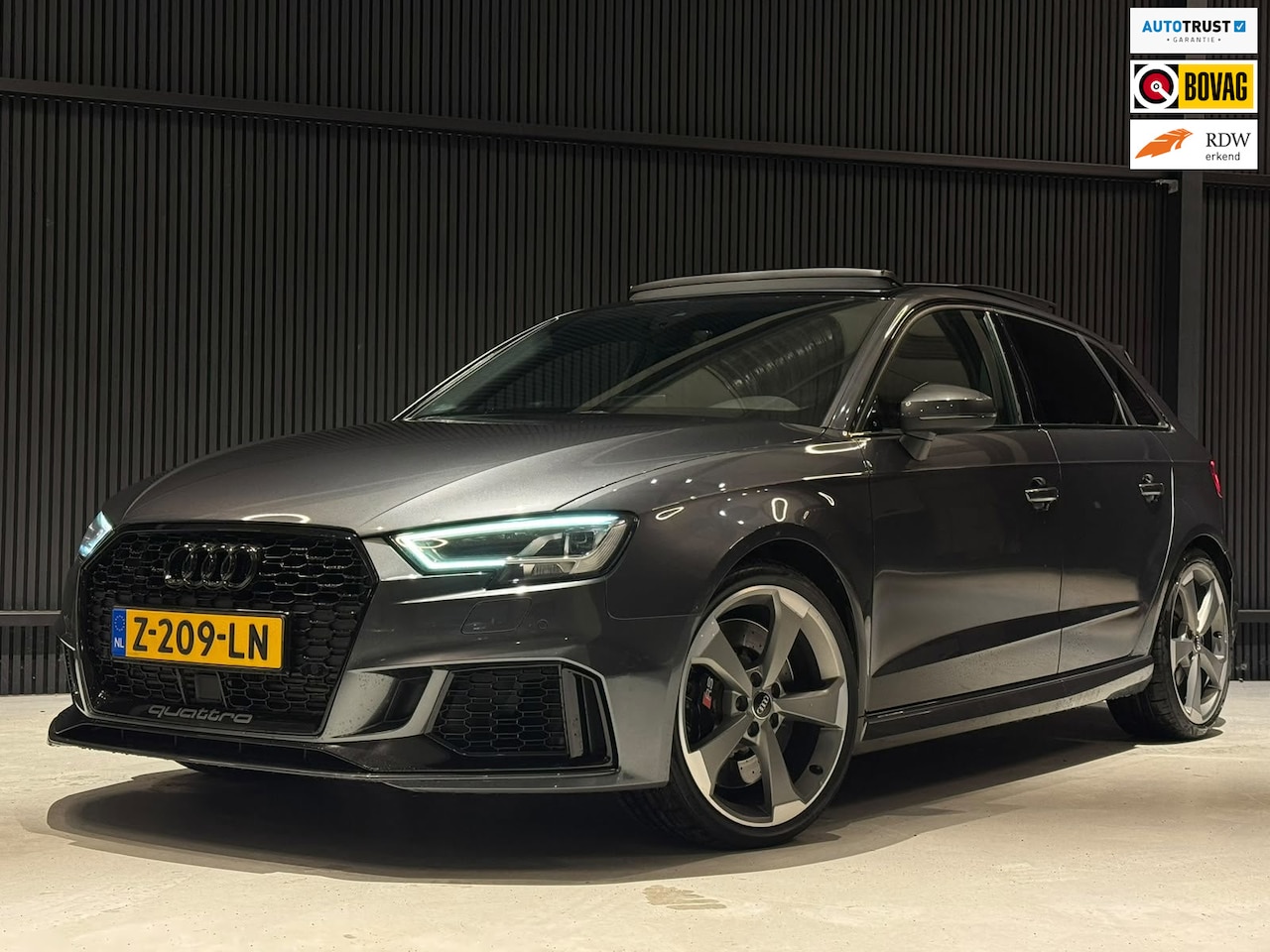 Audi A3 Sportback - 2.5 TFSI RS3 Quattro|Massage|Panoramadak|Camera| - AutoWereld.nl