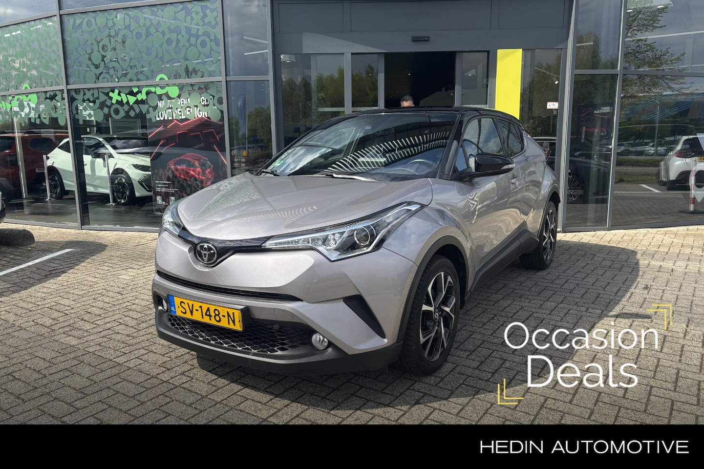 Toyota C-HR - Bi-Tone | Achteruitrijcamera | All season banden | Adaptieve cruise control | Parkeersenso - AutoWereld.nl
