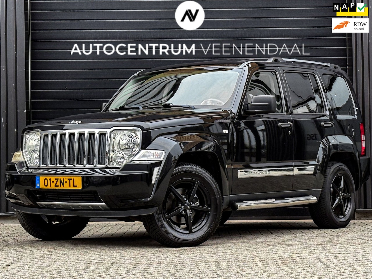 Jeep Cherokee - 3.7 V6 Limited AUT NAP/PANO/LEDER/CRUISE/STOELVERWARMING - AutoWereld.nl