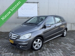 Mercedes-Benz B-klasse - 200 Automaat 2008 Facelift / Parkeersensoren / Cruisecontrol / Trekhaak