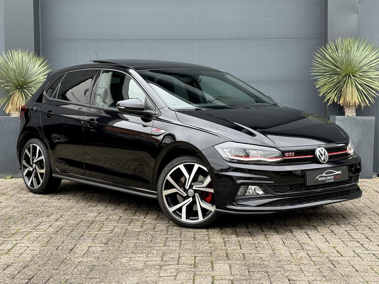 Volkswagen Polo - 2.0 TSI DSG GTI/Pano/Navi/Automaat - AutoWereld.nl