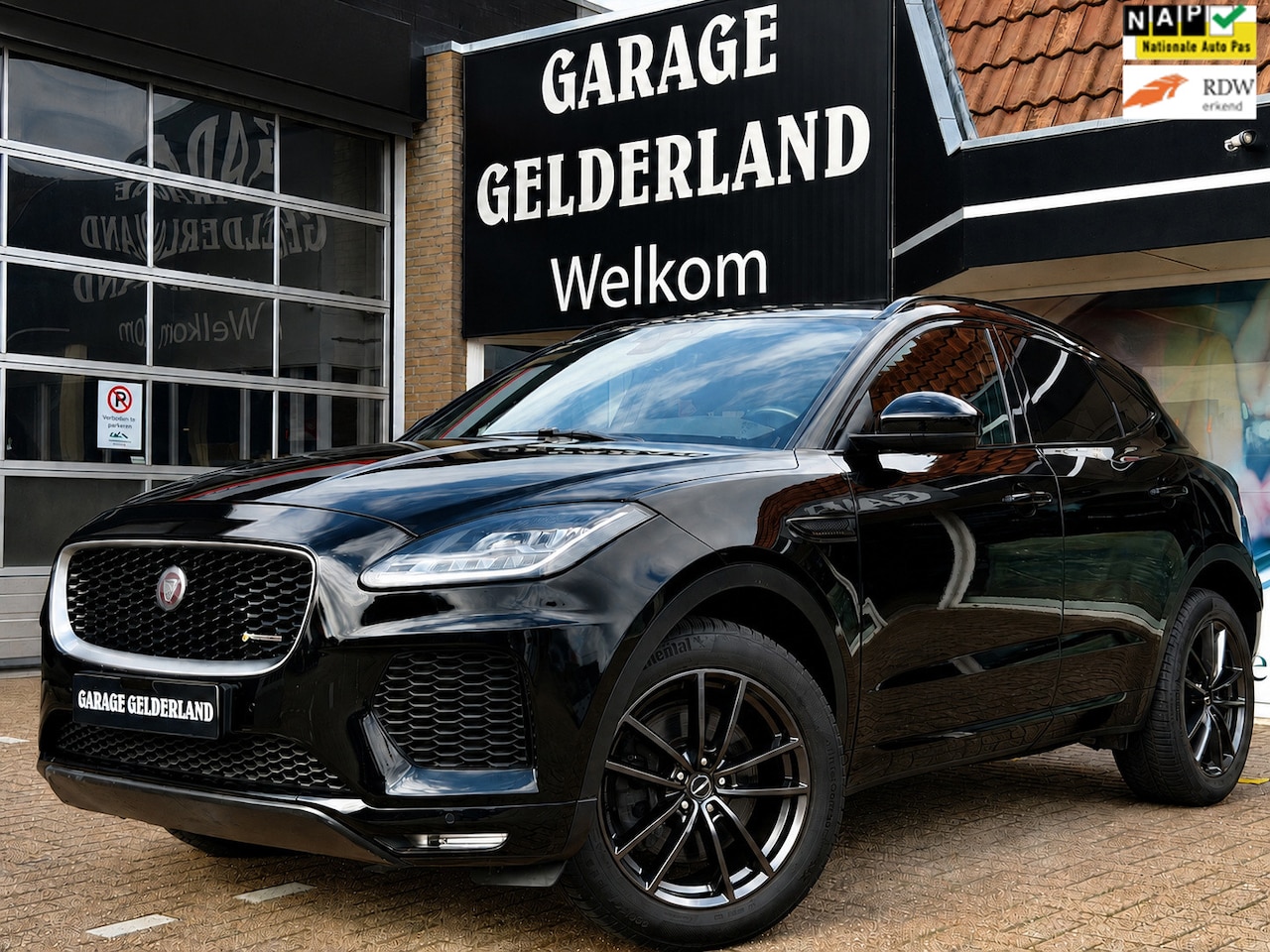 Jaguar E-Pace - 2.0 P250 AWD R-Dynamic SE | PANO | LEDER | NAVI | CAMERA | APPLE/ANDROID | FULL-LED | FULL - AutoWereld.nl