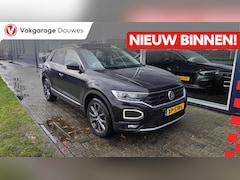 Volkswagen T-Roc - 2.0 TSI 4Motion Sport | NAP | PANO | Trekhaak | Leder