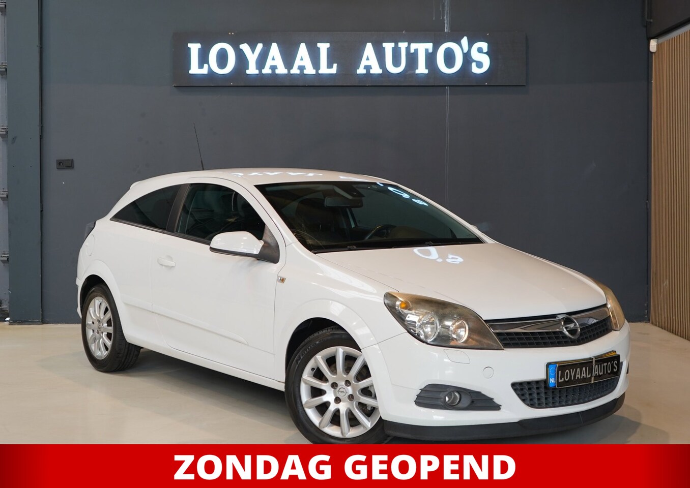 Opel Astra GTC - 1.4 Business | PDC | AIRCO | APK - AutoWereld.nl