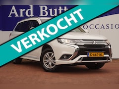 Mitsubishi Outlander - 2.4 PHEV 4WD Pure 240PK / Carplay / Camera / stoel-verw / 45.KM Act.radius / 1500.KG Trekg
