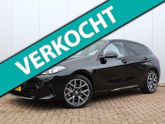 BMW 1-serie - 120 | Stoelverwarming | Harman & Kardon | 18'' Y-spaak velgen | Keyless | Achteruitrijcame